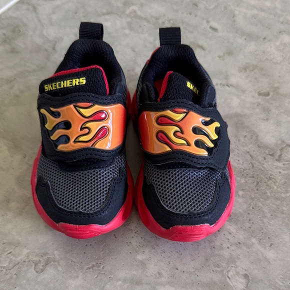 Skechers Thermo-Flash Flame Sneakers NWOT - Picture 3 of 6